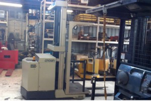 1988 Crown 30SP42TT | 3000 Lbs.<br />Electric 24V | Order Picker | 240 Lift